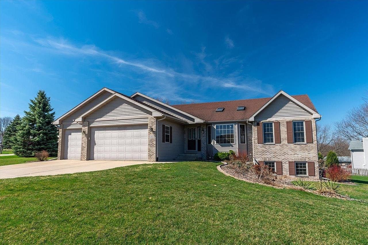 392 North Heatherstone Dr, Sun Prairie, WI 53590 Zillow