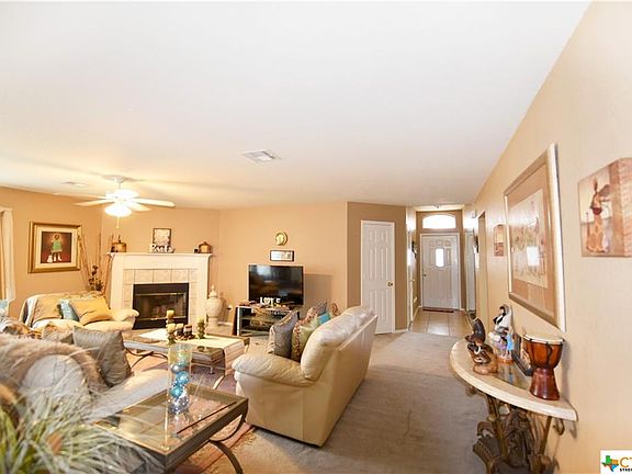 3rd image of 1701 Quarry Dr