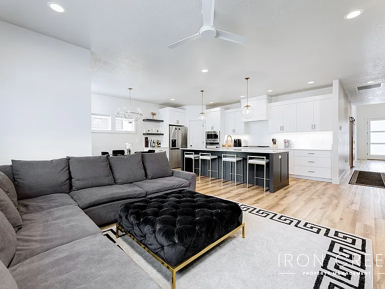 1478 W Fluorite St — Photo 6