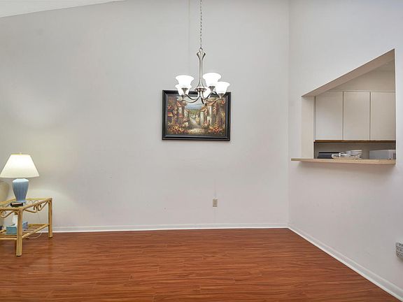 5th image of 7843 Willow Spring Dr APT 623