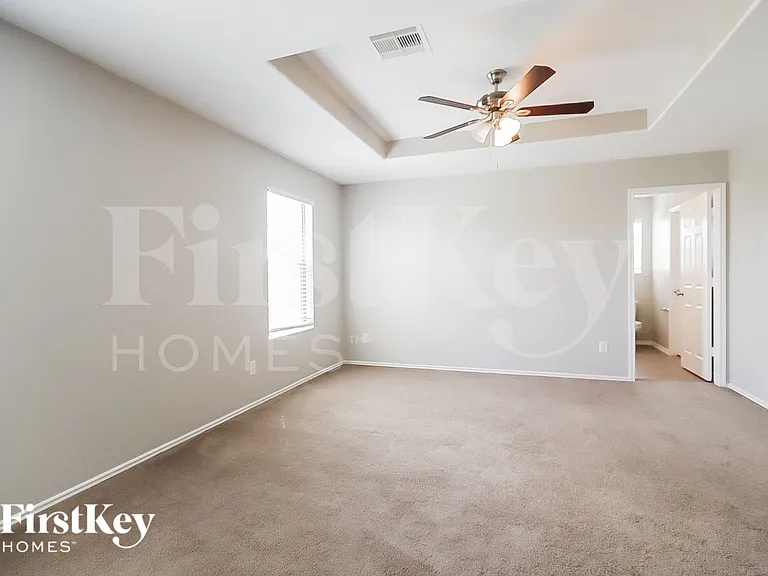1621 Perennial Ln — Photo 10
