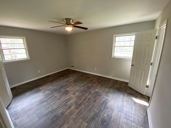 5th image of 2268 4th Place Cir NE