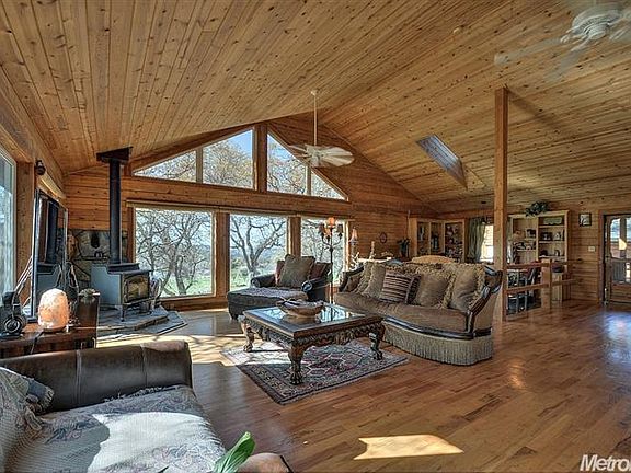 2nd image of 2281 Saffron Ln