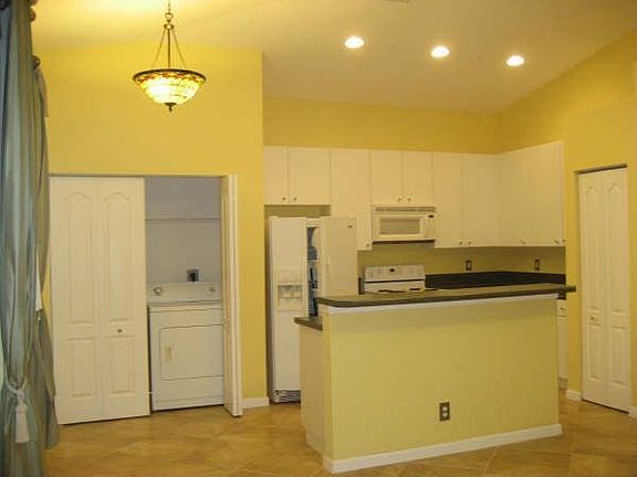 Kitchen/Laundry