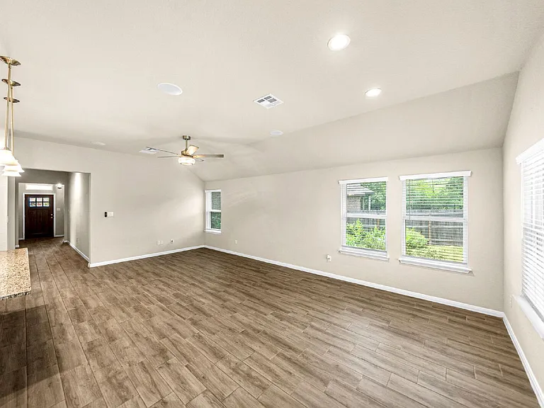 1507 Stony Island Dr — Photo 10
