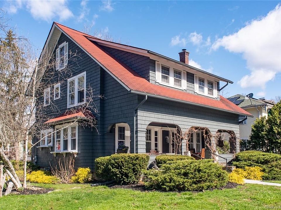 1st image of 10 Woodside Pl