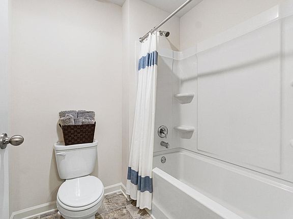 2nd image of 131 Fernbrook Trl
