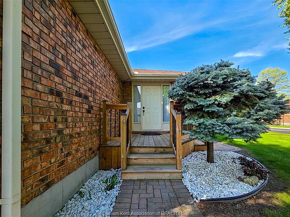 5th image of 21 Earl Dr