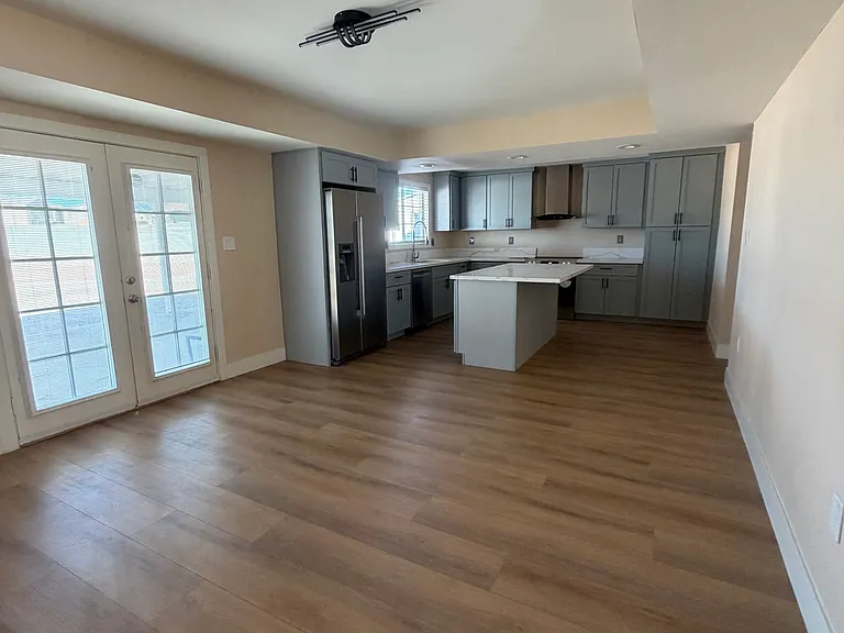7477 Ullom Dr — Photo 17