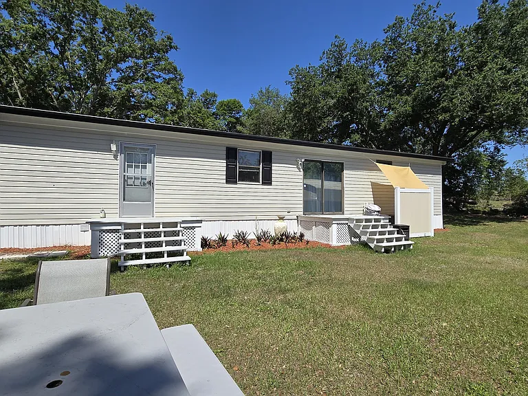 Backyard
"Fully fenced backyard _ ideal for pets, entertaining, or relaxing."