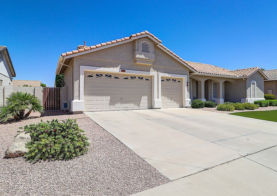 1st image of 7816 W Country Gables Dr