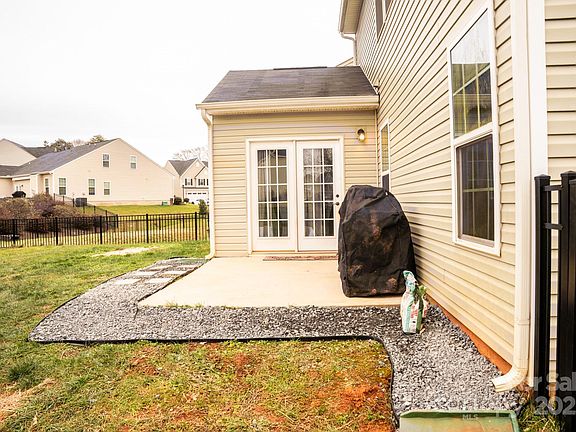 3rd image of 3458 Canyon Live Oak Ct