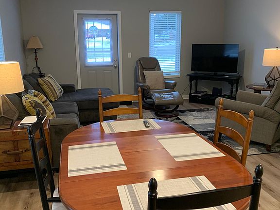 4th image of 3618 Butternut Dr #1