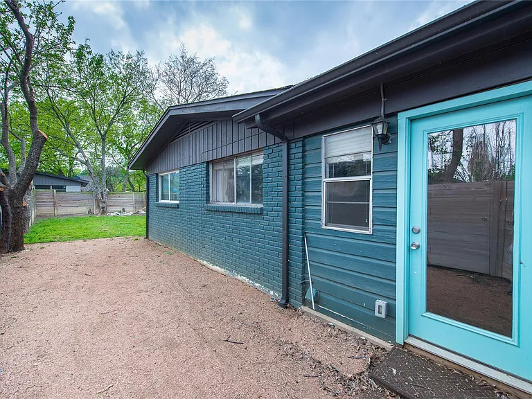1715 Taylor Gaines St #A — Photo 24