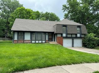8100 NW Twin Oaks Dr, Kansas City, MO 64151