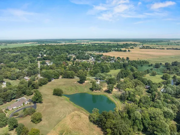 2105 Book Dr, Henderson, KY 42420