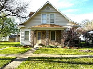 907 Burlington Ave, Essex, IA 51638