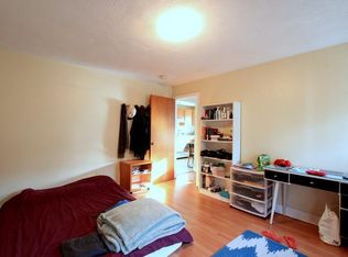 128 Pine St #4R, Cambridge, MA 02139