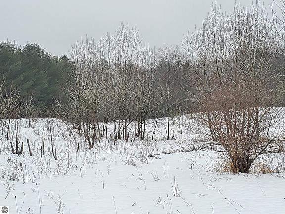 3rd image of 2788 Greenwood Rd