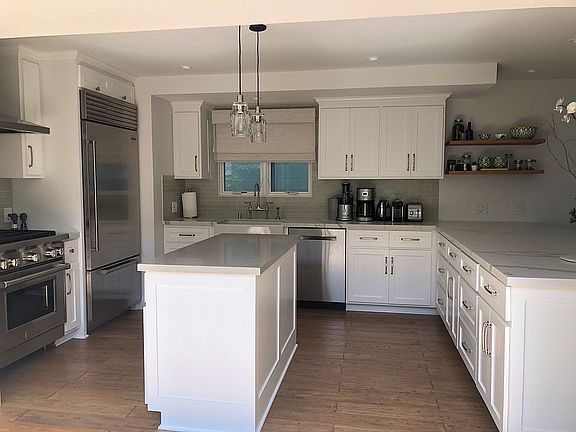 2nd image of 411 Dahlia Ave #1