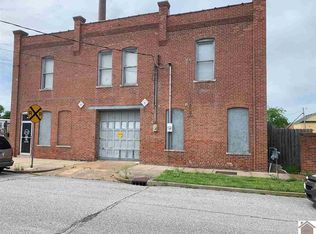 915 Monroe St, Paducah, KY 42001