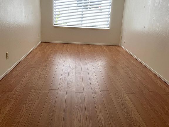 3rd image of 351 5th Ave APT 2