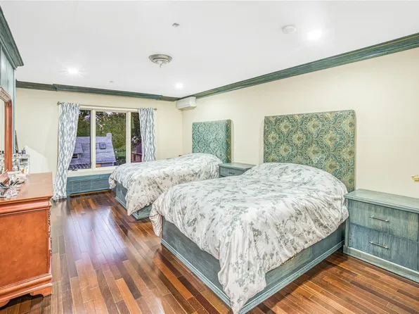 119-12 83rd Avenue image 10 of 26