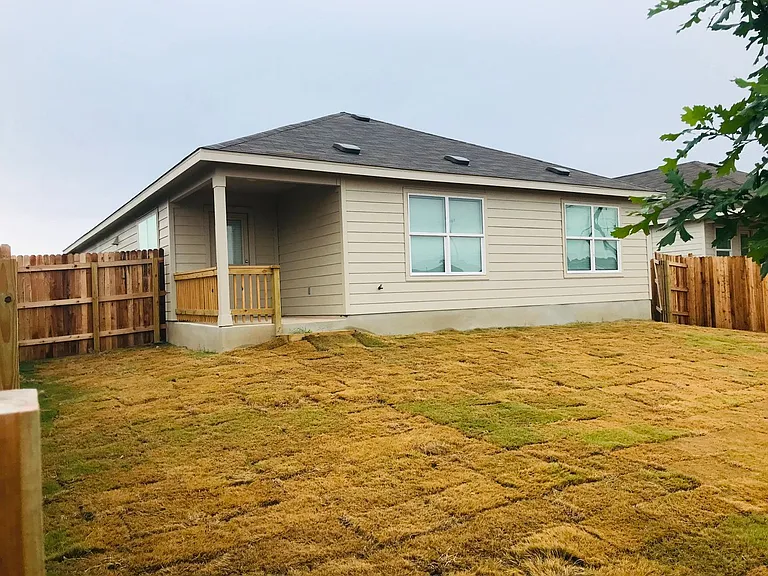750 Haas Way — Photo 15