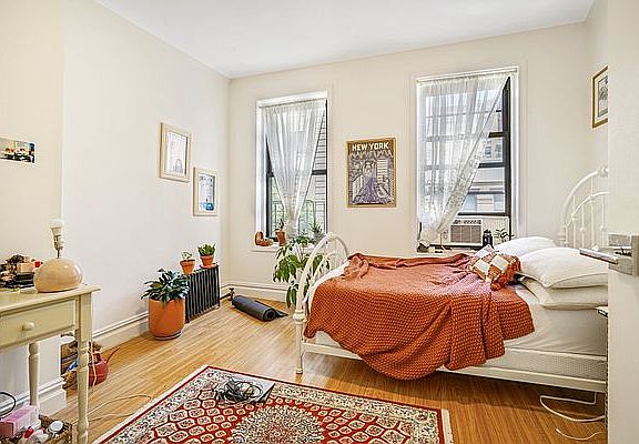 3rd image of 206 W 88th St APT 1E