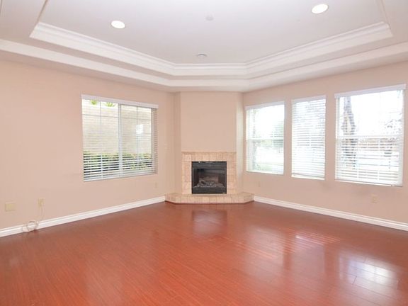 5th image of 719 E Providencia Ave APT 102