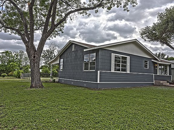 3rd image of 638 John Adams Dr