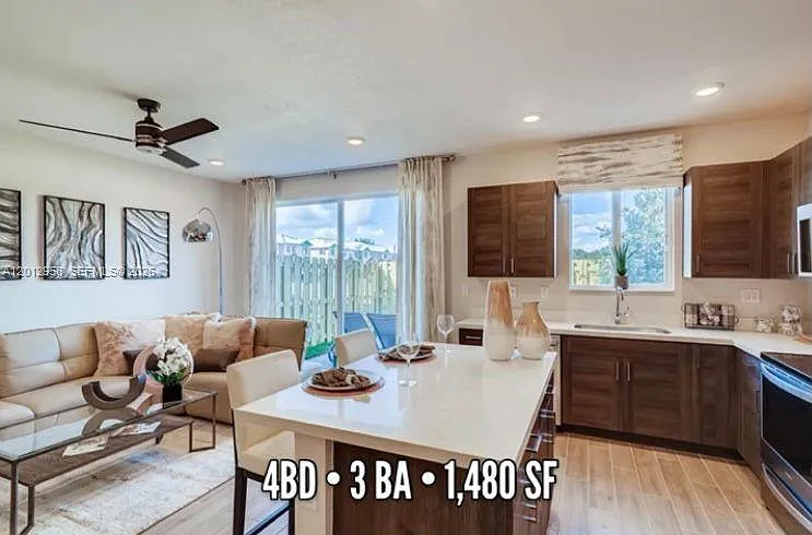 2341 SE 11th St — Photo 2