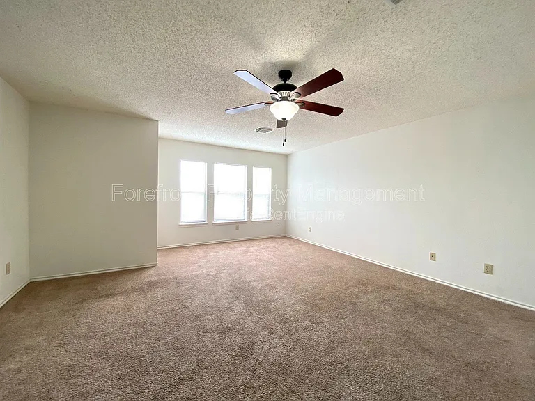2510 Village Pkwy — Photo 40