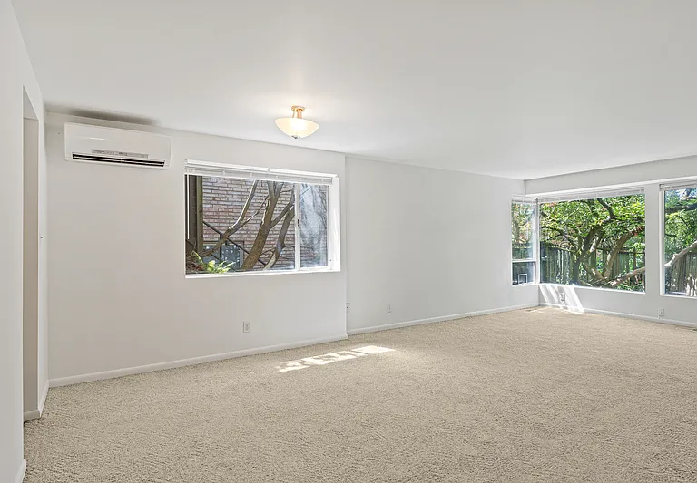 5044 Sand Point Way NE — Photo 6