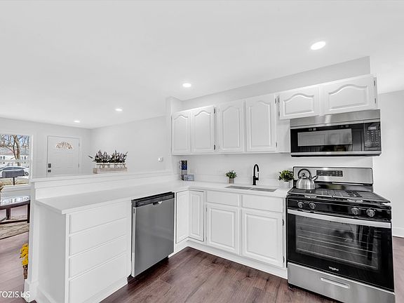 4th image of 115 Fairlane Dr