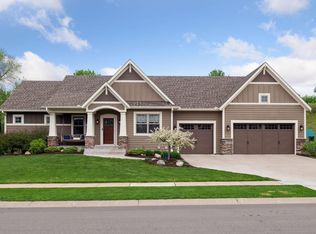 2909 Fairway Dr, Chaska, MN 55318