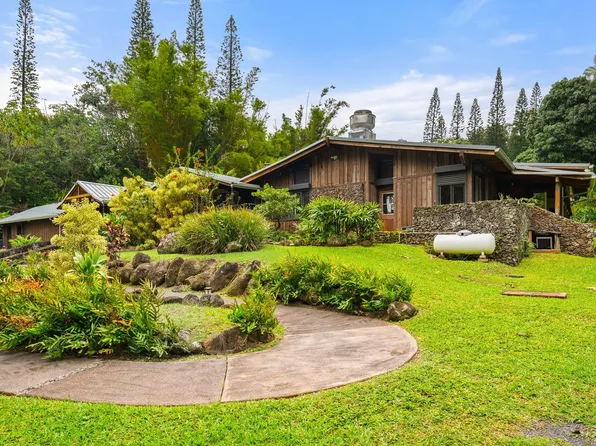 1055 Kaupakalua Rd, Haiku, HI 96708