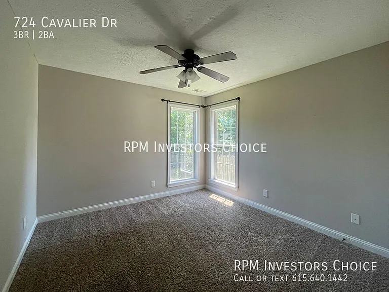 724 Cavalier Dr — Photo 17