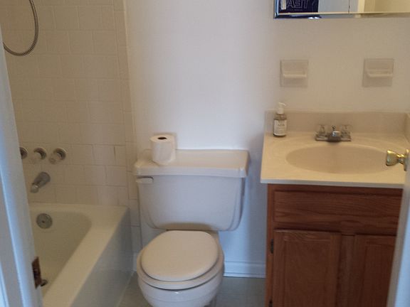 5th image of 110H Royal Oak Dr #H
