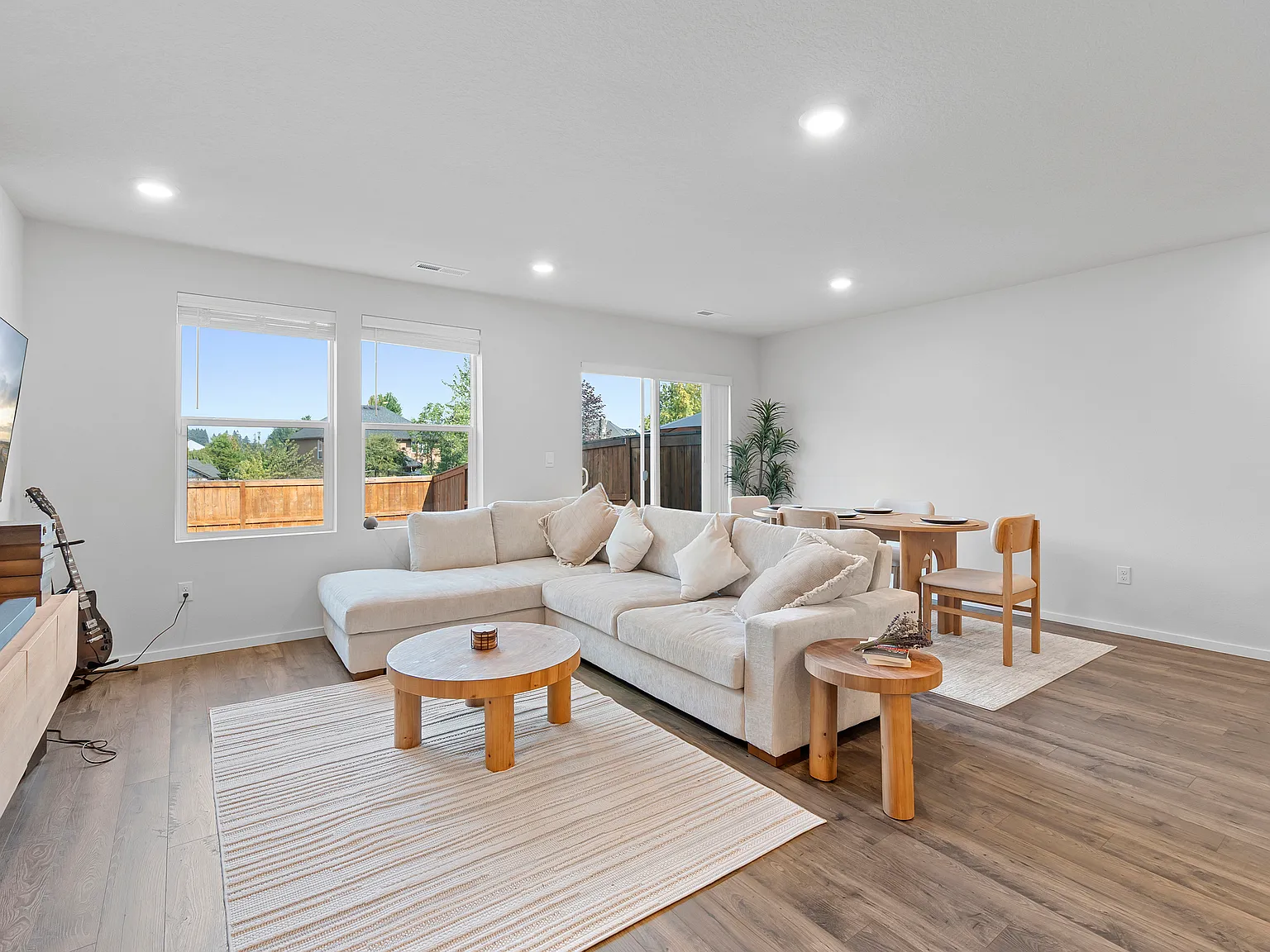 3 bed, 1461 sqft, $2,500 — Photo 2