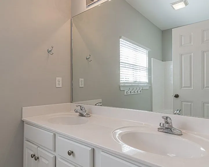 412 Meadowcrest Cir — Photo 20