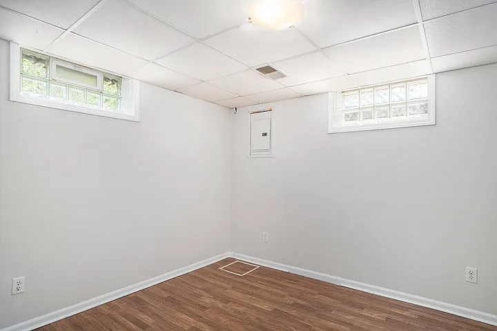 130 Plymouth Ave NE — Photo 28
