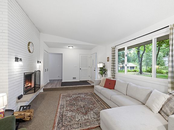 3rd image of 135 Sabra Ct