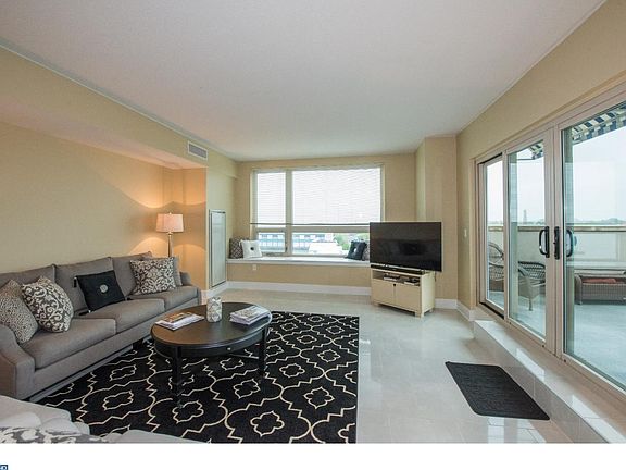 3rd image of 717 S Columbus Blvd Unit 802