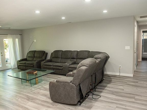 5th image of 2206 Idaho Ave