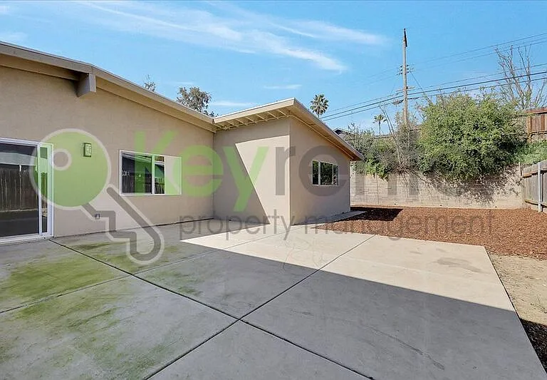8133 Molokai Way — Photo 33