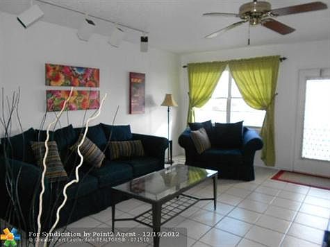 2nd image of 4026 Harwood Cres #D