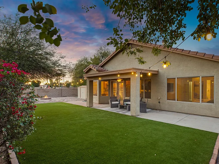 559 W Scott Ave — Photo 7