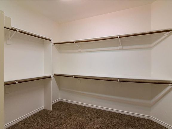 5th image of 4205 Barnsley Dr