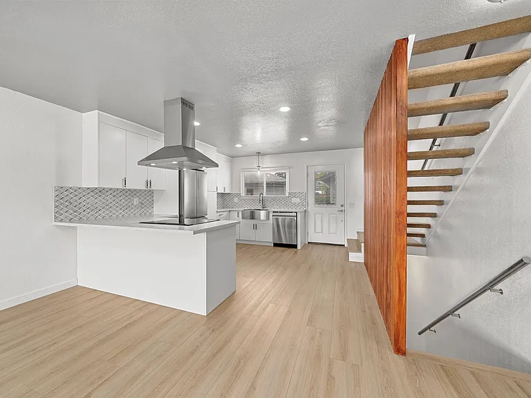 1101 Colusa St #3 — Photo 7